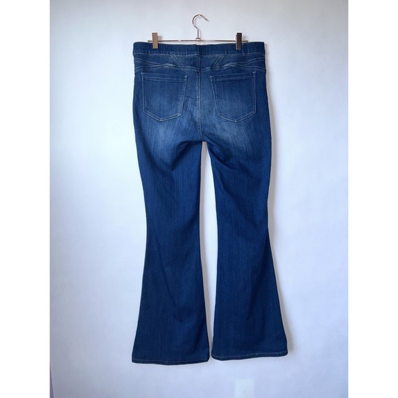 ALTAR'D STATE Woman's Large Pull on Soft Flared Jeggings Mid Wash Stretchy - Picture 7 of 14